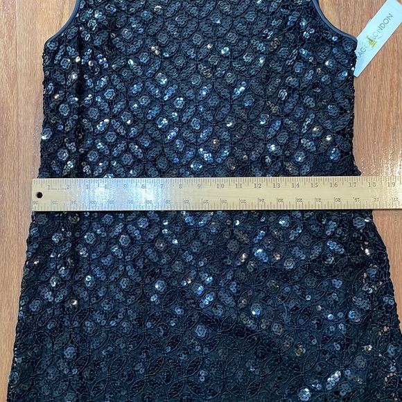 Maggie London Black Sequined Dress Sleeveless Fully Lined Scalloped Hem Low back - Picture 8 of 10